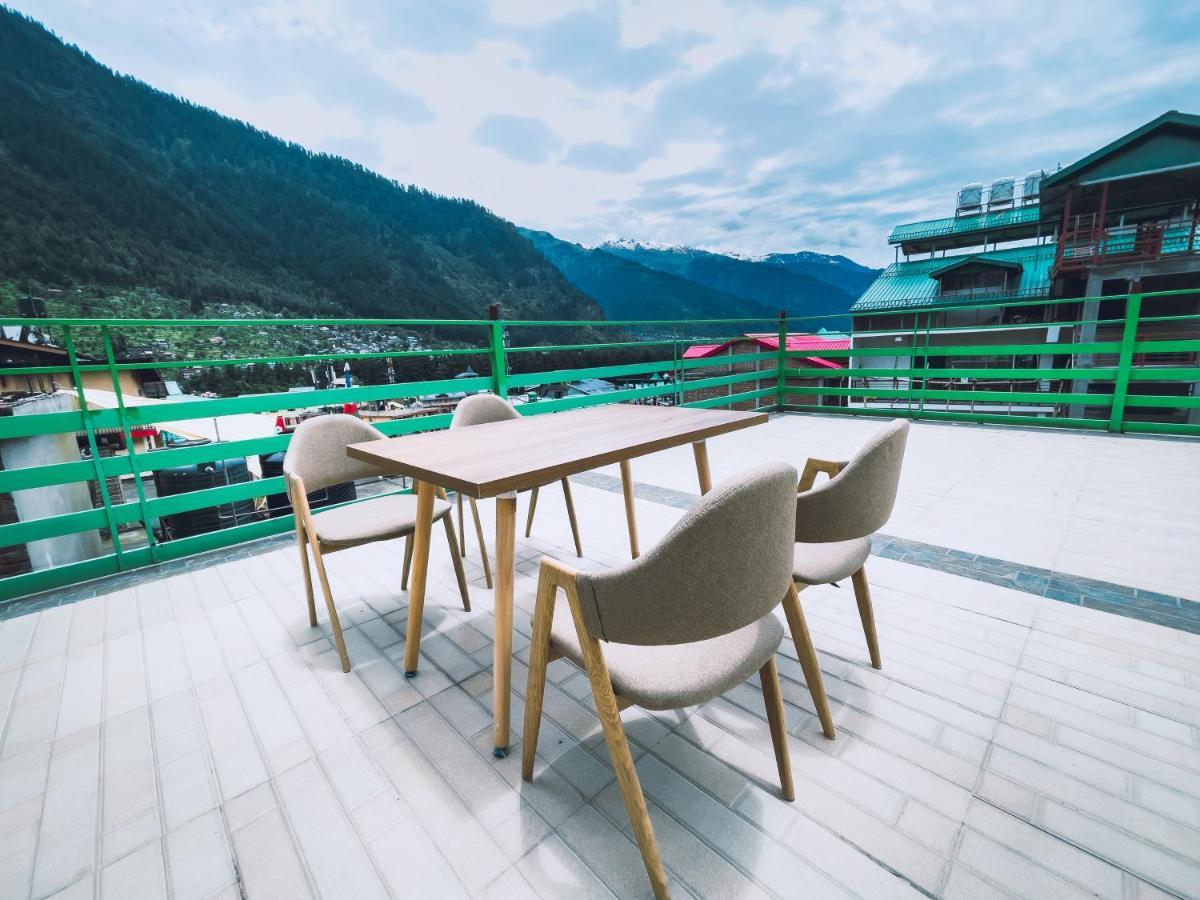 Hotel New Vistas Manāli Esterno foto