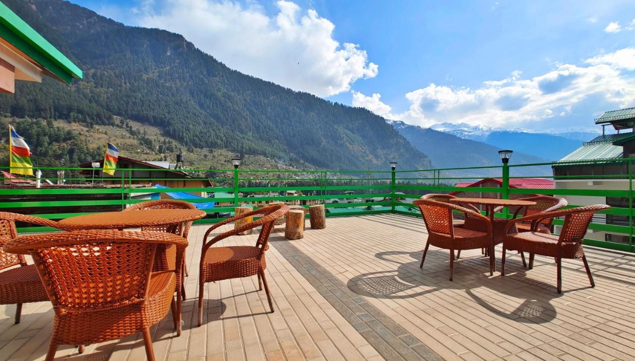 Hotel New Vistas Manāli Esterno foto