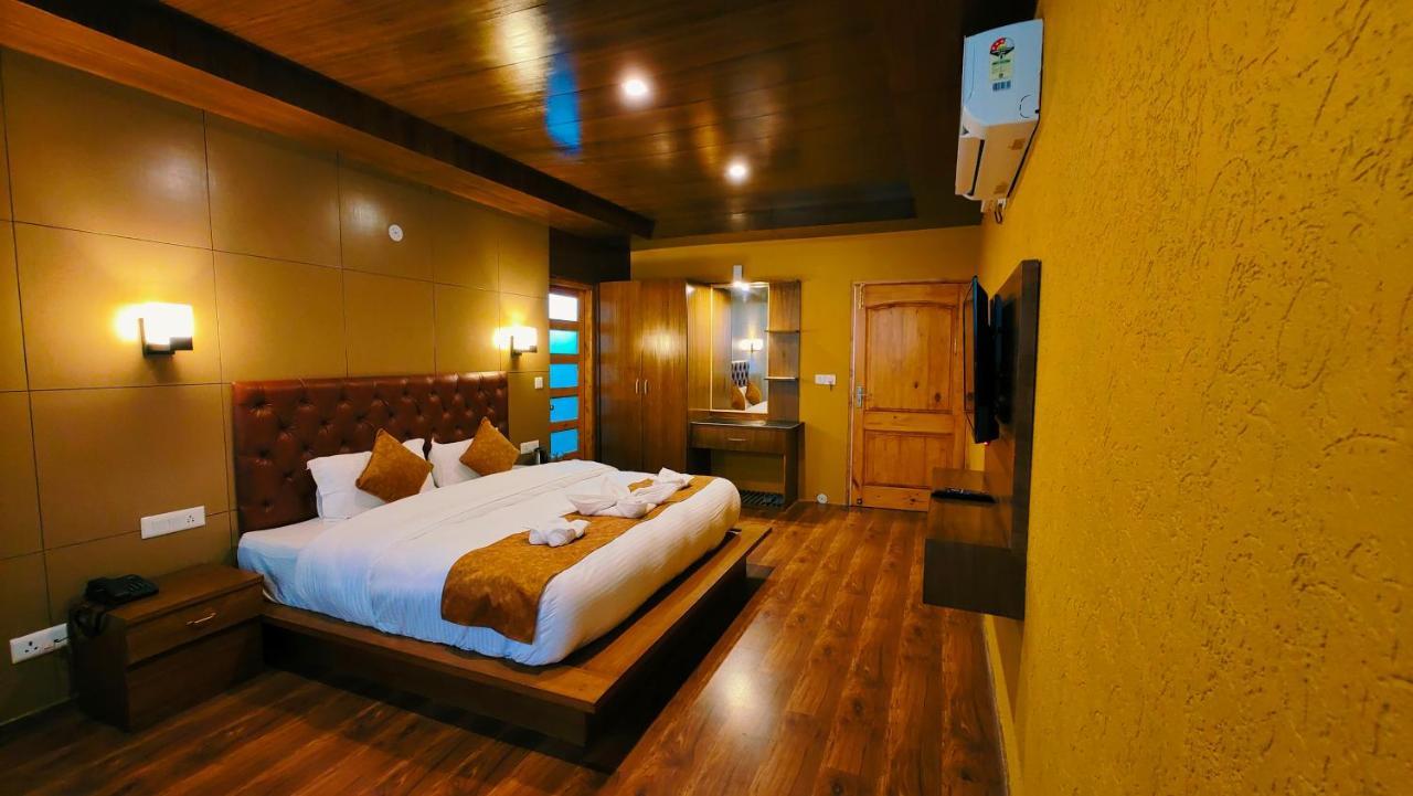 Hotel New Vistas Manāli Esterno foto