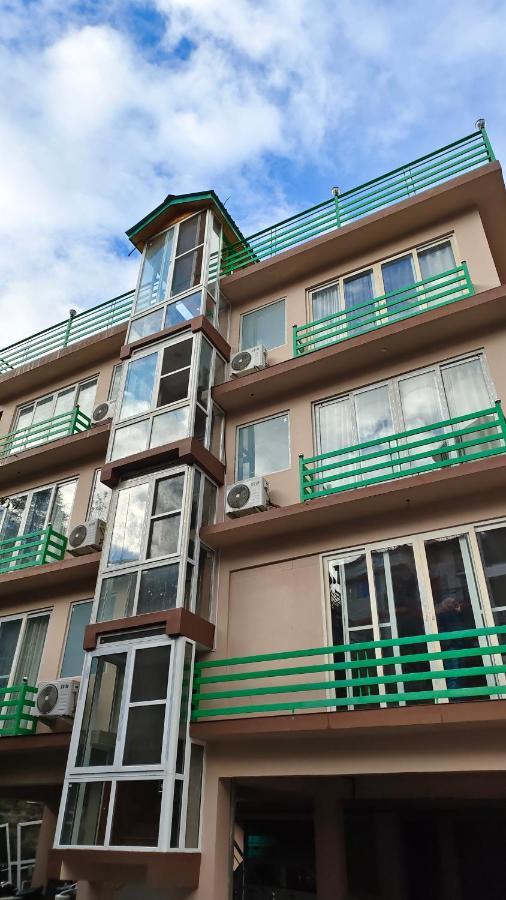 Hotel New Vistas Manāli Esterno foto
